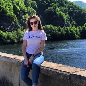 Meet your Posher, Crina lavinia